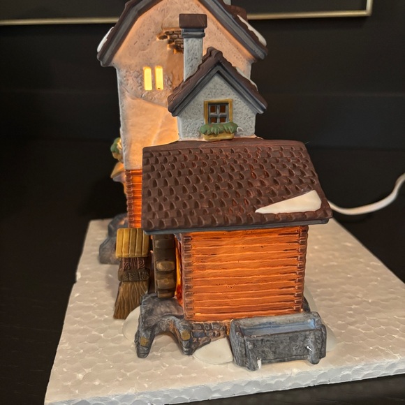 Department 56 Heritage Village Collection Stoder Grist Mill - Picture 4 of 9